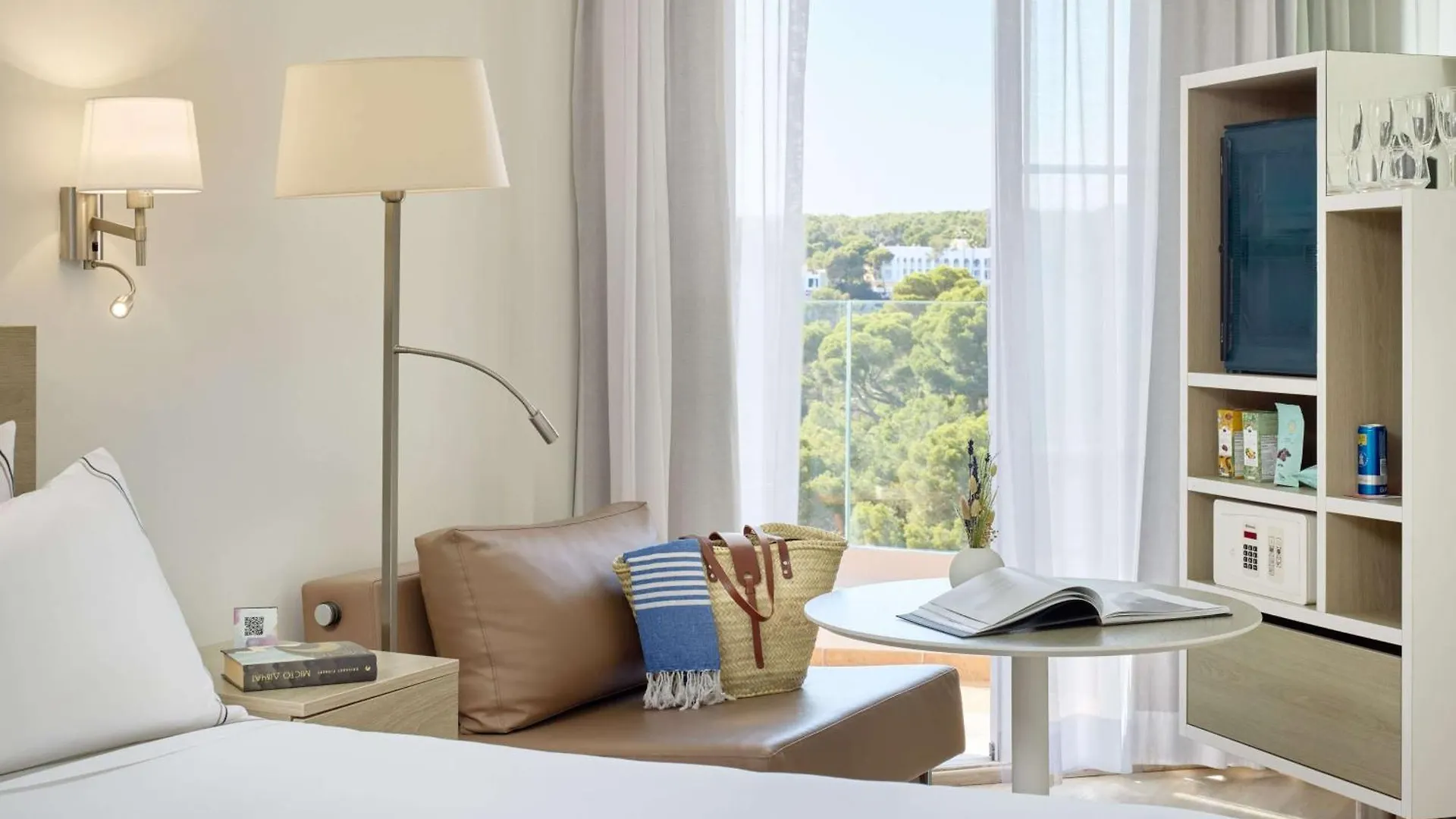 Melia Cala Galdana Hotel 5*, Cala Galdana (Menorca)